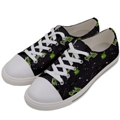 Halloween - The Witch Is Back   Men s Low Top Canvas Sneakers by ConteMonfrey